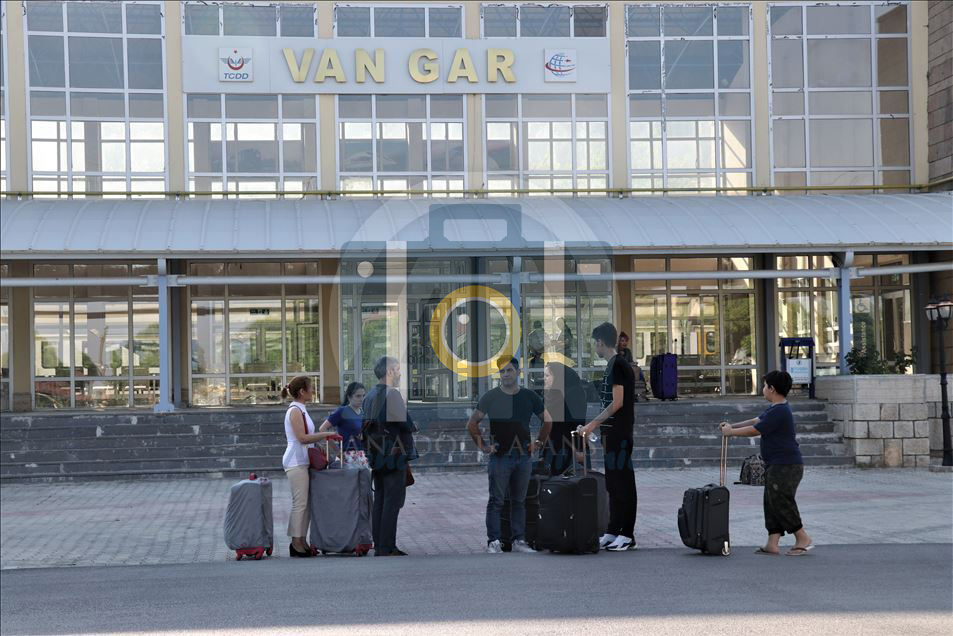 تهران به وان 1 مهاجر سیر ایرانیان