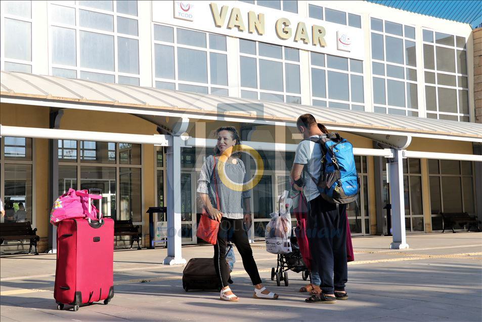 قطار تهران وان | قطار تهران به ترکیه | مهاجر سیر ایرانیان