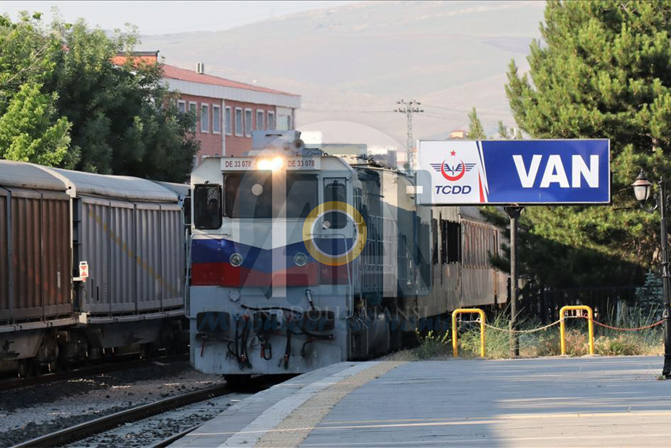 قطار تهران وان | قطار تهران به ترکیه | مهاجر سیر ایرانیان