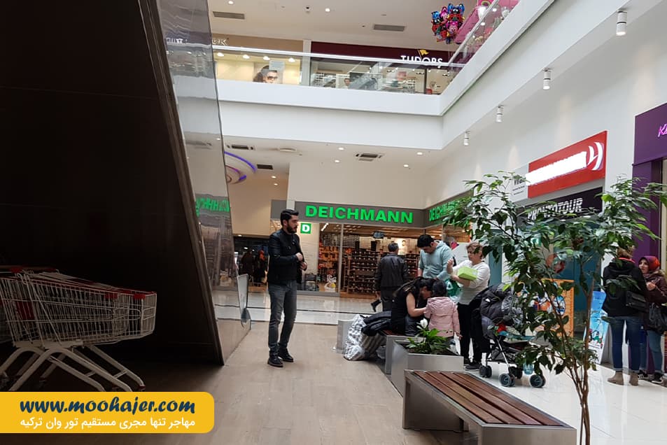 خرید وان اوم گالری 38 مهاجر سیر ایرانیان